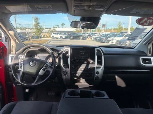 Certified 2021 Nissan Titan SV image 23