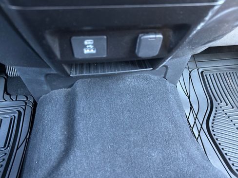 Used 2021 Ford F250 XLT w/ FX4 Off-Road Package image 21