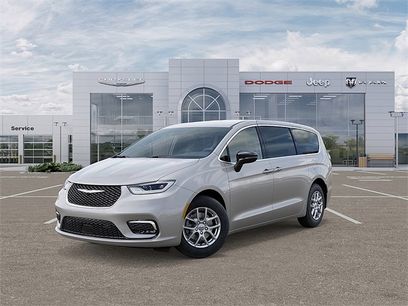 New 2026 Chrysler Pacifica Select