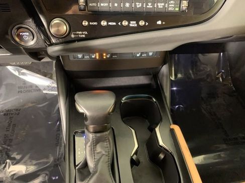 Used 2025 Lexus ES 300h F Sport w/ Accessory Package (Z2) FWD image 27