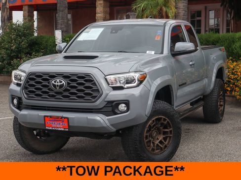Used 2020 Toyota Tacoma TRD Sport AWD/4WD image 4
