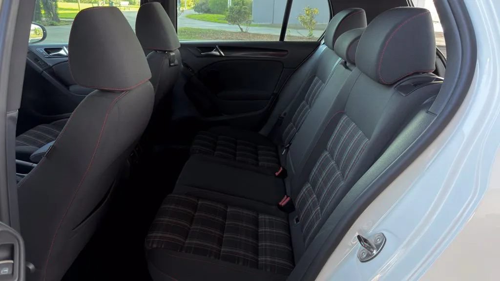 Used 2011 Volkswagen GTI 4-Door FWD image 24