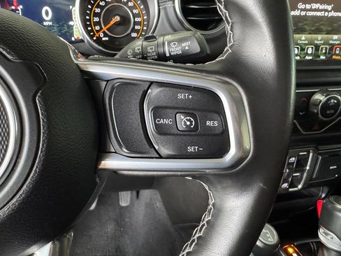 Used 2021 Jeep Wrangler Unlimited Sahara w/ Uconnect 4C Nav & Sound Group AWD/4WD image 16