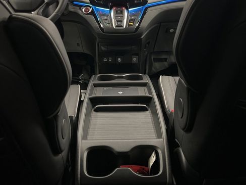 Used 2025 Honda Odyssey Touring image 32