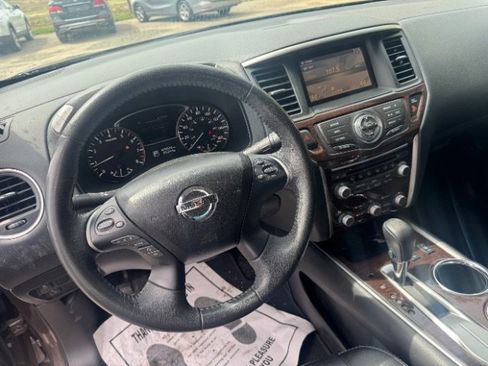 Used 2015 Nissan Pathfinder SL image 8