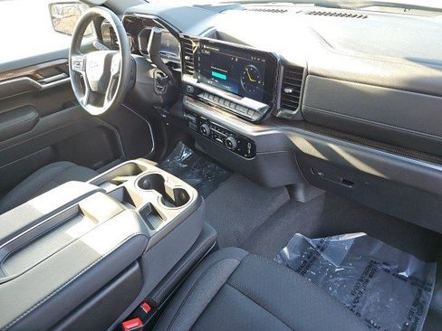 Used 2025 Chevrolet Silverado 1500 LT image 13