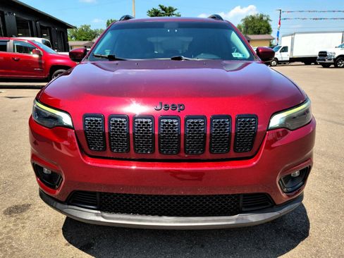 Used 2020 Jeep Cherokee Latitude Plus AWD/4WD image 2