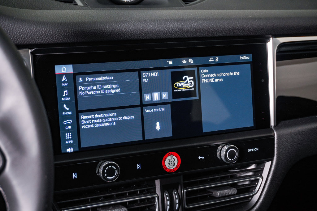 Certified 2026 Porsche Macan AWD/4WD image 22
