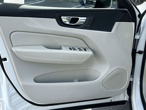 Certified 2025 Volvo XC60 T8 Plus w/ Protection Package Premier image 15
