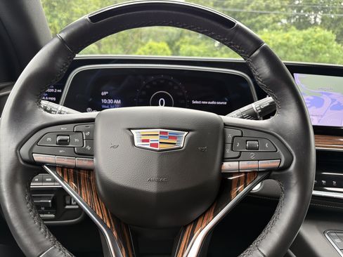 Used 2024 Cadillac Escalade Premium Luxury w/ Performance Package AWD/4WD image 15
