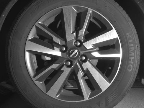 Used 2025 Nissan Versa SV image 12