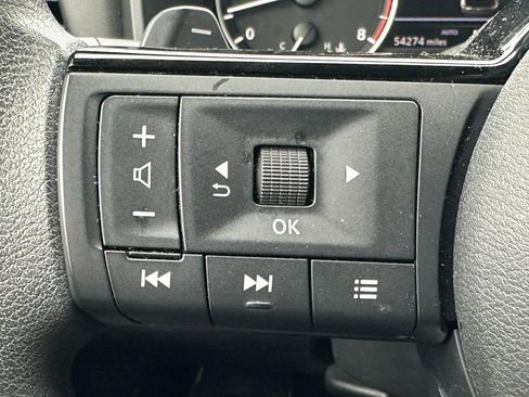 Used 2023 Nissan Rogue SV image 18