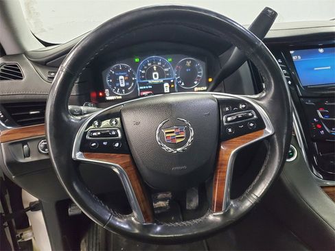 Used 2015 Cadillac Escalade Luxury image 15