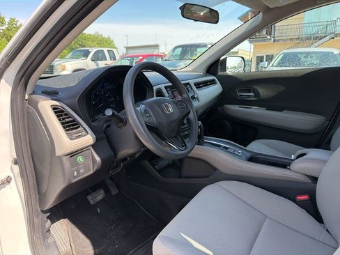 Used 2021 Honda HR-V LX image 23