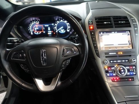 Used 2018 Lincoln MKZ Premiere image 11
