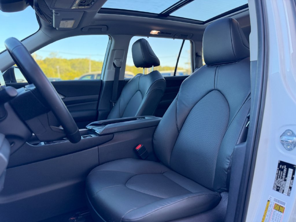 Used 2025 Toyota Grand Highlander AWD Hybrid image 10