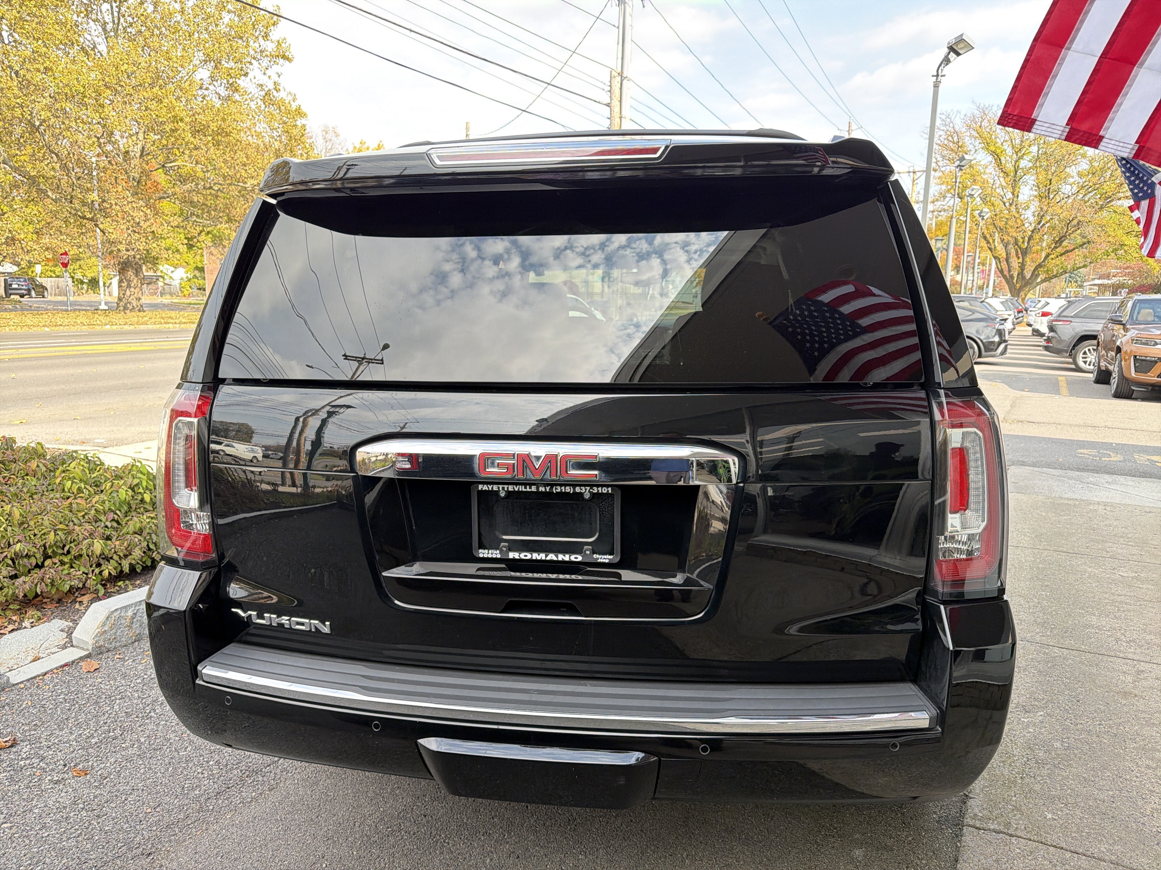 Used 2019 GMC Yukon Denali w/ Denali Ultimate Package AWD/4WD image 6