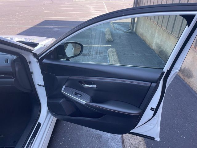 Used 2024 Nissan Sentra SR FWD image 43