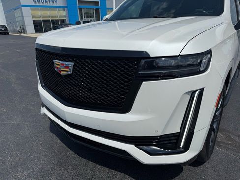 Used 2022 Cadillac Escalade ESV Sport image 9