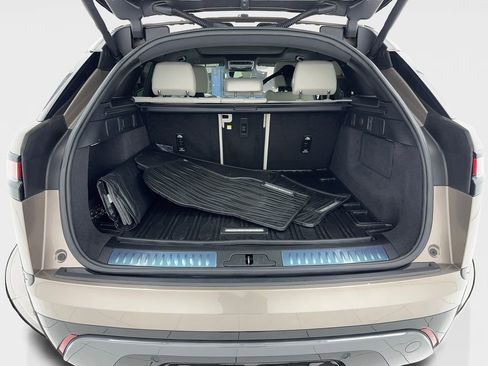 Used 2023 Land Rover Range Rover Velar R-Dynamic S image 13