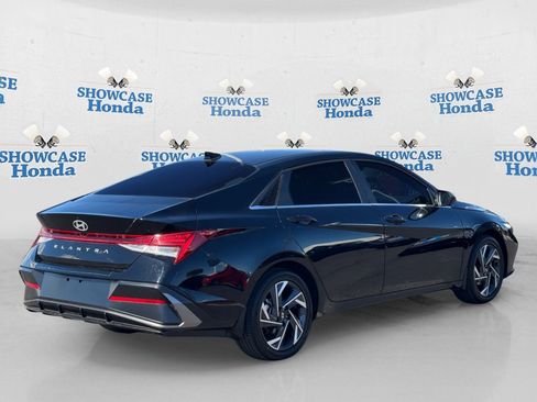 Used 2025 Hyundai Elantra SEL image 8