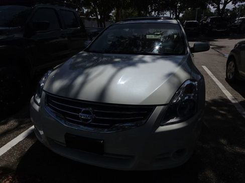 Used 2012 Nissan Altima 3.5 SR w/ Sport Pkg FWD image 5