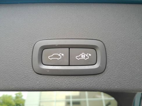Used 2022 Volvo C40 P8 Recharge Ultimate AWD/4WD image 29
