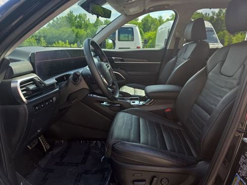 Used 2024 Kia Telluride SX Prestige w/ Towing Package AWD/4WD image 17