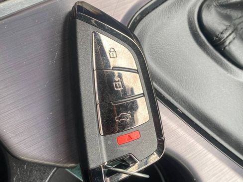 Used 2018 Dodge Challenger SXT RWD image 16