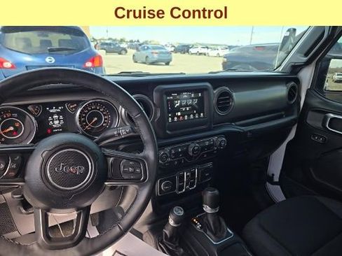 Used 2022 Jeep Gladiator Sport AWD/4WD image 11