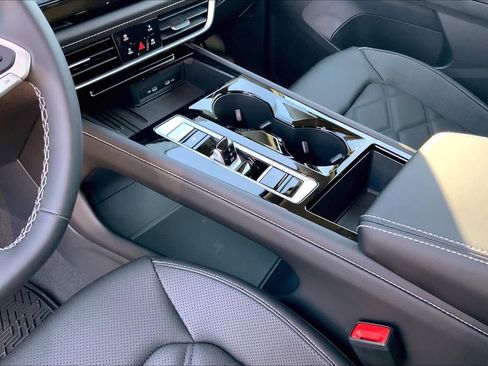 New 2026 Volkswagen Atlas SE AWD/4WD image 7