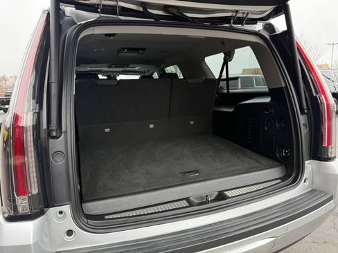 Used 2020 Cadillac Escalade ESV Luxury AWD/4WD image 25