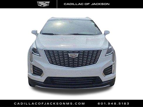 Certified 2024 Cadillac XT5 Premium Luxury FWD image 2