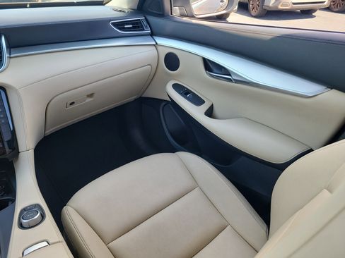 Used 2019 INFINITI QX50 Luxe image 16