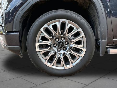 Used 2024 GMC Sierra 1500 Denali Ultimate AWD/4WD image 10