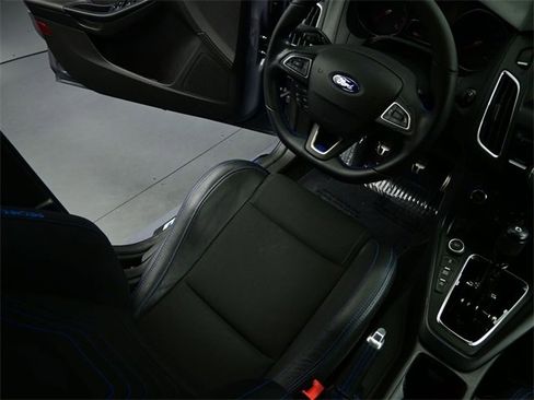 Used 2016 Ford Focus RS image 9