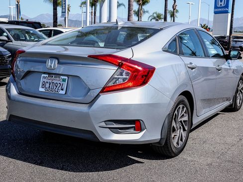 Used 2018 Honda Civic EX image 7