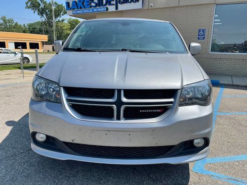 Used 2019 Dodge Grand Caravan GT image 2