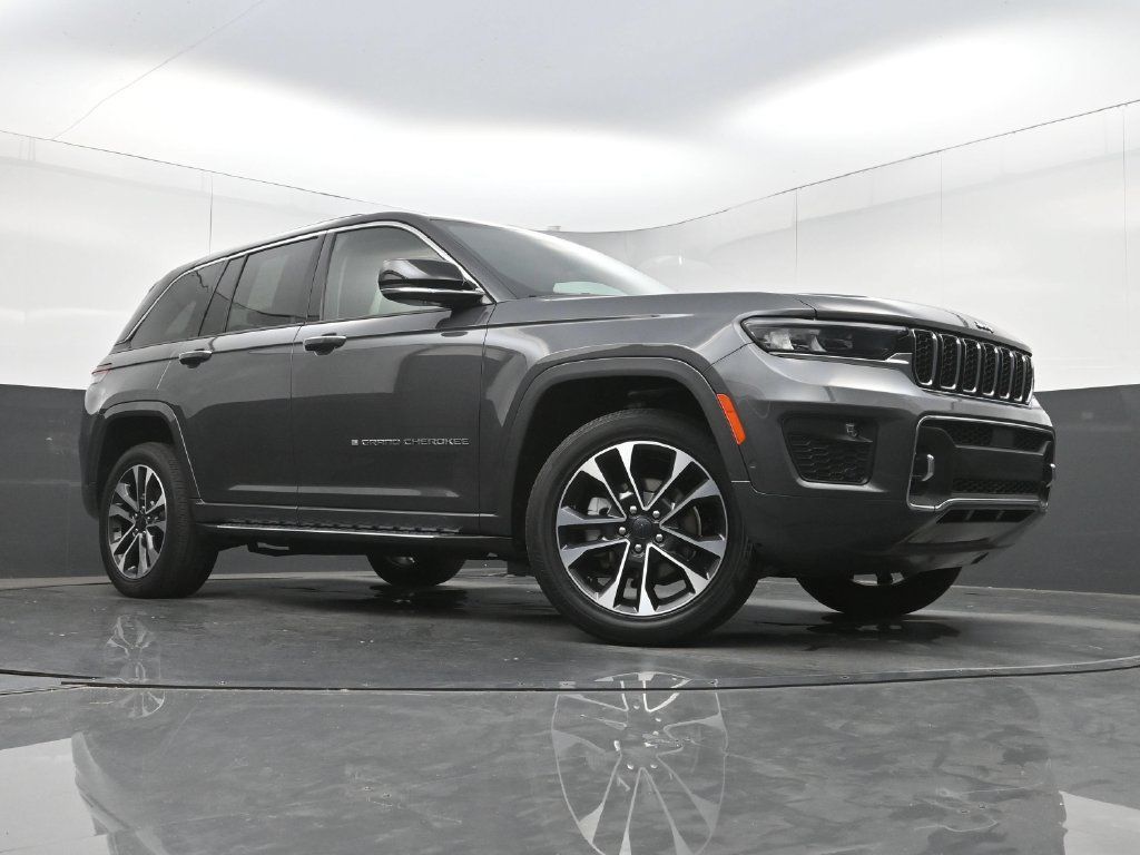 Used 2022 Jeep Grand Cherokee Overland w/ Luxury Tech Group IV RWD image 33