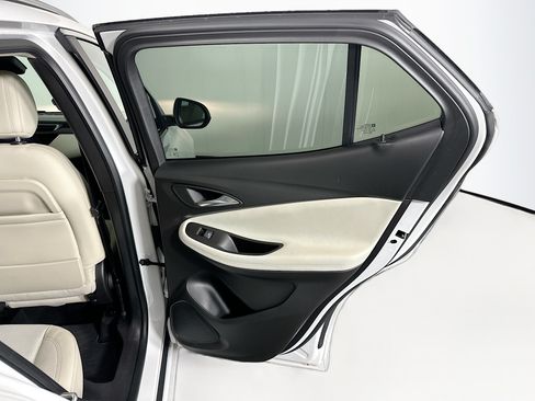 Used 2022 Buick Encore GX Select w/ Sport Touring Package FWD image 29