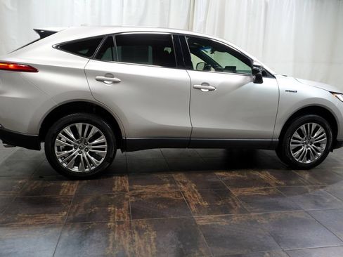 Used 2021 Toyota Venza Limited AWD/4WD image 4