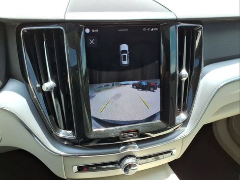 Used 2023 Volvo XC60 B5 Core FWD image 19