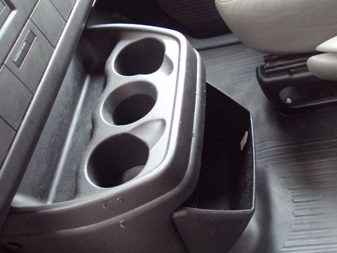 Used 2014 Chevrolet Express 1500 AWD image 25