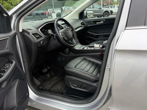 Used 2020 Ford Edge SEL w/ Convenience Package FWD image 9