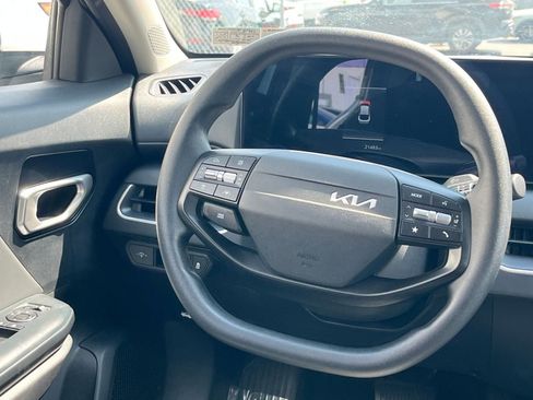 Used 2025 Kia K4 FWD image 28
