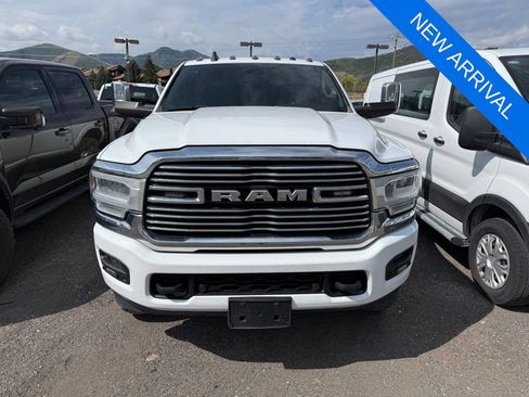 Used 2022 RAM 3500 Laramie AWD/4WD image 2