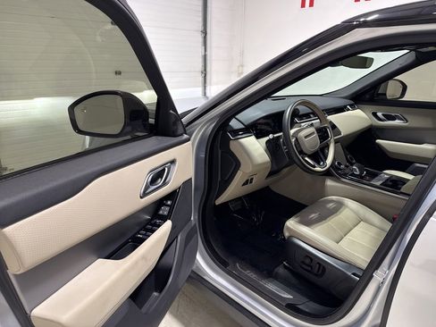 Used 2023 Land Rover Range Rover Velar R-Dynamic S image 15