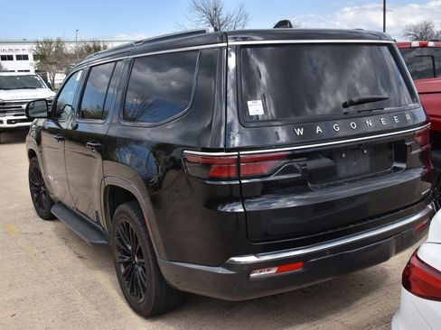 Used 2022 Jeep Wagoneer Series III w/ Rear Seat Video Group 1 image 8