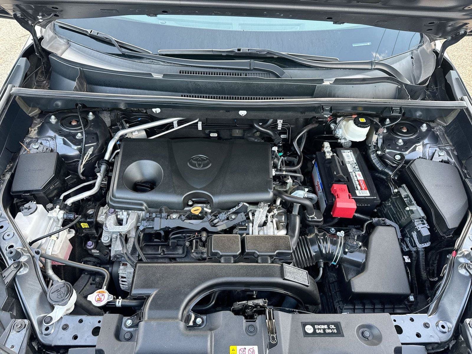 Used 2019 Toyota RAV4 XLE w/ Convenience Package FWD image 27