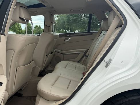 Used 2014 Mercedes-Benz E 350 4MATIC Wagon image 23
